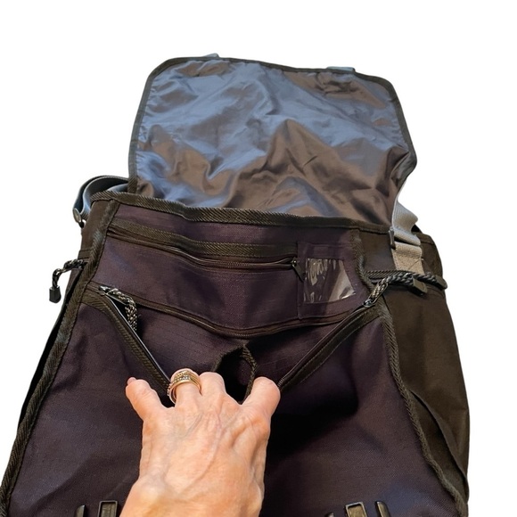 Buffalo Messenger Bag-Flap Closure-3 zipper pockets-2 zipper pockets on ends - Picture 3 of 11